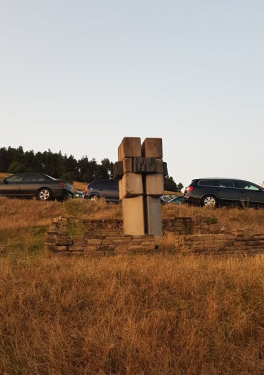 Паметник маркиращ пътя на българското опълчение - Жеравна