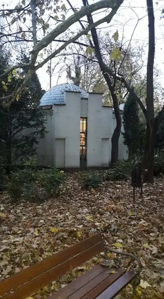Параклис "Свето Благовещение" в Морската градина — Варна