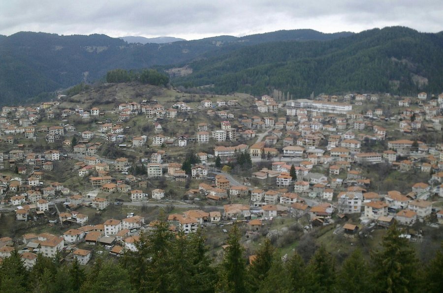 Скален феномен "Дупчов камък" - Момчиловци