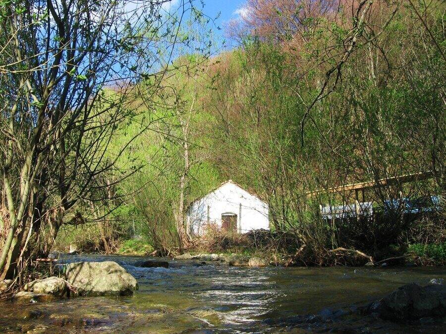 Манастирът "Свети Николай Летни" - Комщица