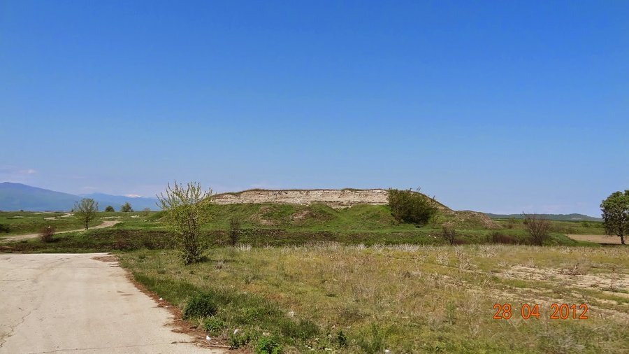 "Плоската могила" - Юнаците