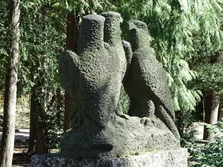 Скулптура "Трима братя, три сокола" - Банкя — Банкя