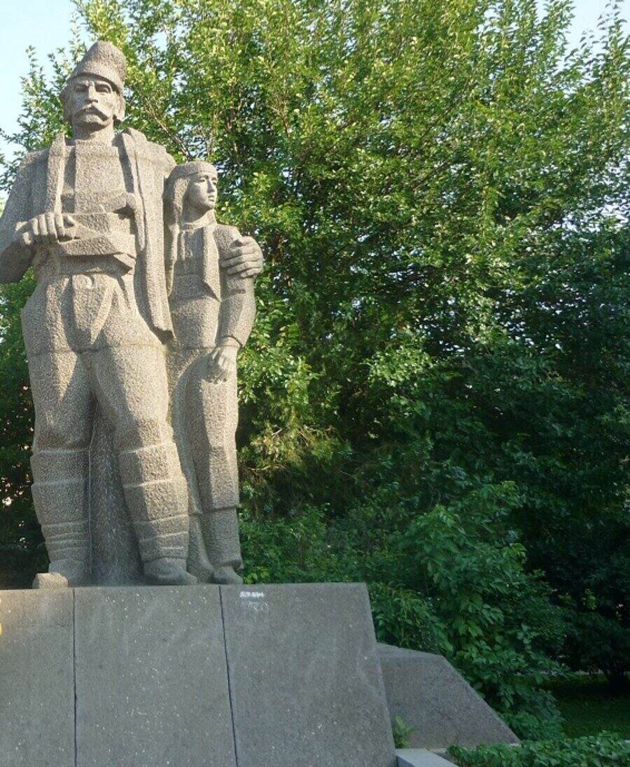 Паметник на Дельо войвода - Златоград