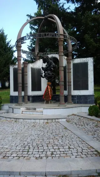 Войнишки паметник - Разград — Разград