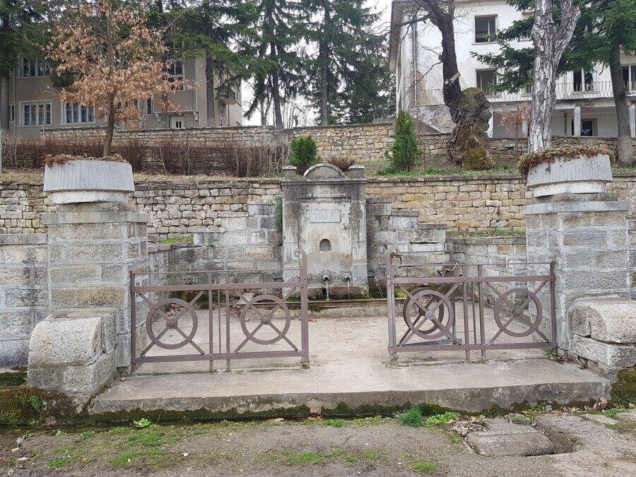 Чешмата с петте чучура - с.Ново село