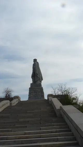 Паметник на Съветската армия  Пловдив — Пловдив