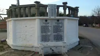 Паметни плочи на загиналите във войните - с. Драгоданово — Драгоданово