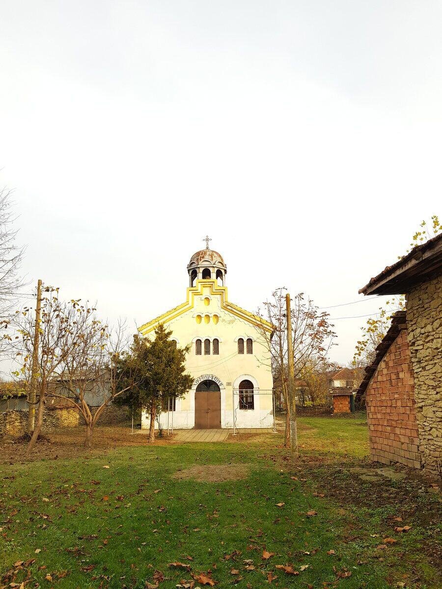 Храм "Свети Димитър" - с.Шемшево