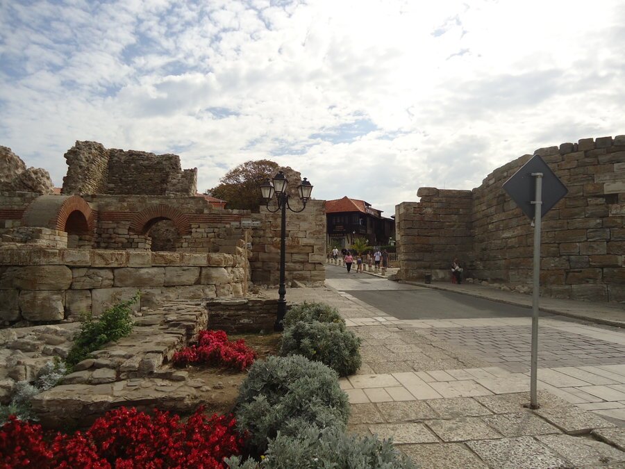 Останки от крепост "Месембрия" - Несебър