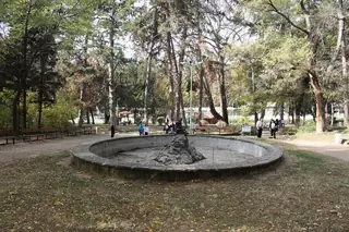 Фонтан Момче с рибка - Сандански — Сандански