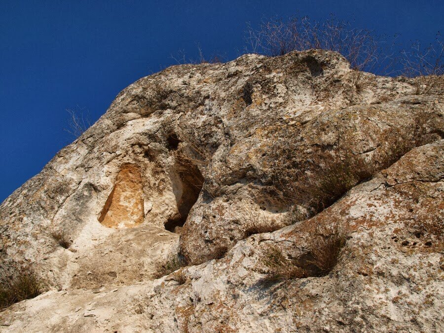 Трапецовидни ниши - Бял кладенец