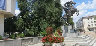 Пластична композиция средновековен български воин - Ловеч — Ловеч