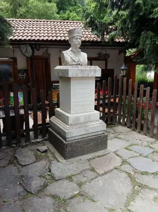 Паметник на капитан Петко Войвода - Широка лъка — Широка лъка
