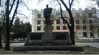 Паметник на загиналите дейци на БКП и РМС - Провадия — Провадия