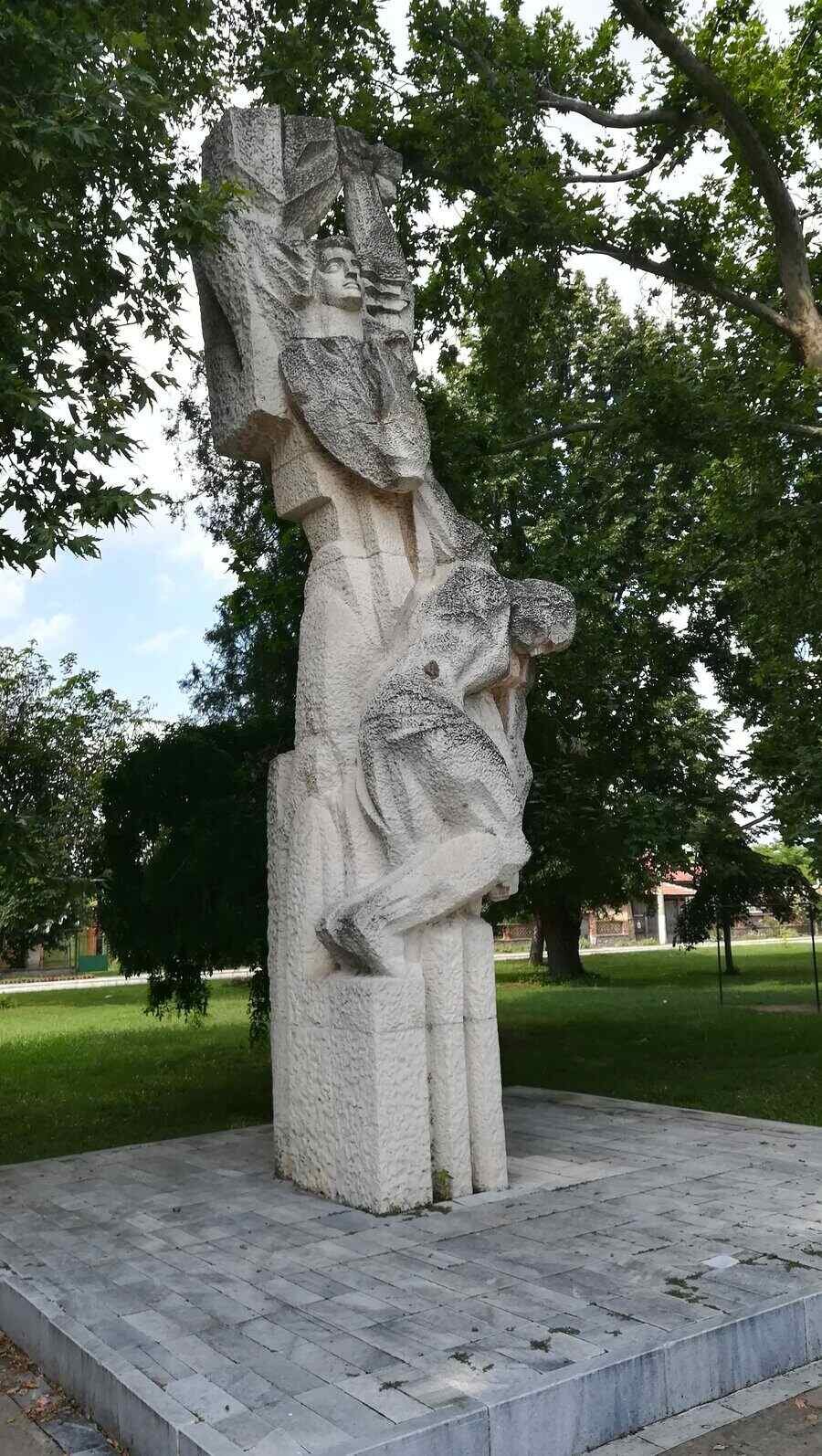 Антифашистки паметник - Церетелево