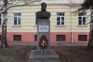 Паметник на Христо Ботев - Перник — Перник
