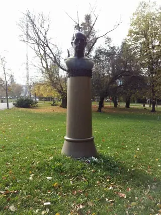 Паметник на Николай Хайтов - София — София