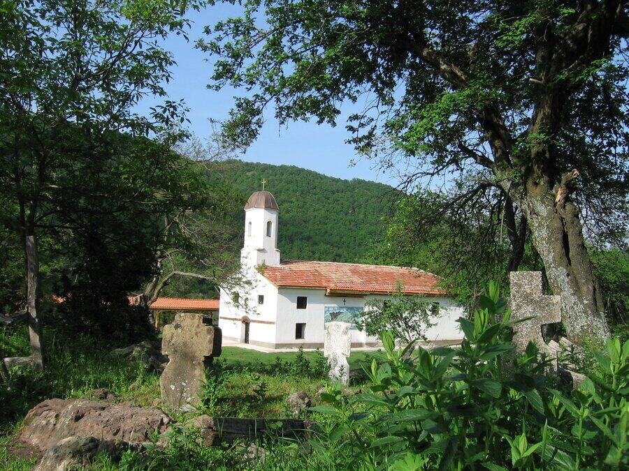 Брестовски манастир "Св. Архангел Михаил" - Брестово