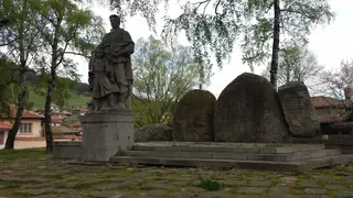 Мемориален комплес "Братска могила" - Копривщица — Копривщица