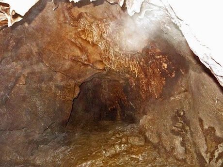 Пещерата Банковица