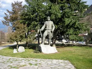 Паметник на Яне Сандански - Мелник — Мелник
