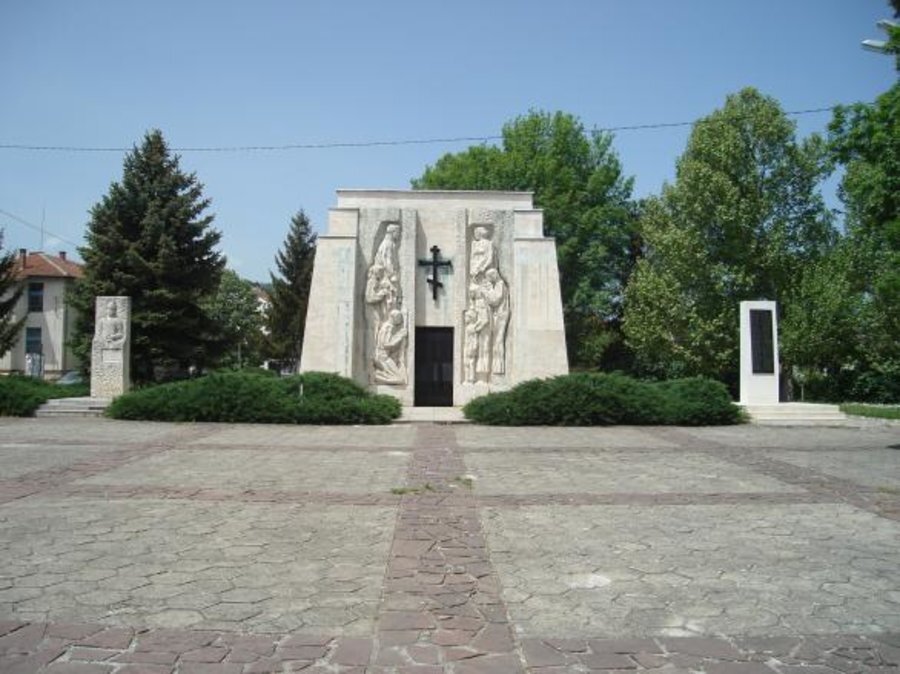 Паметник на Георги Апостолов