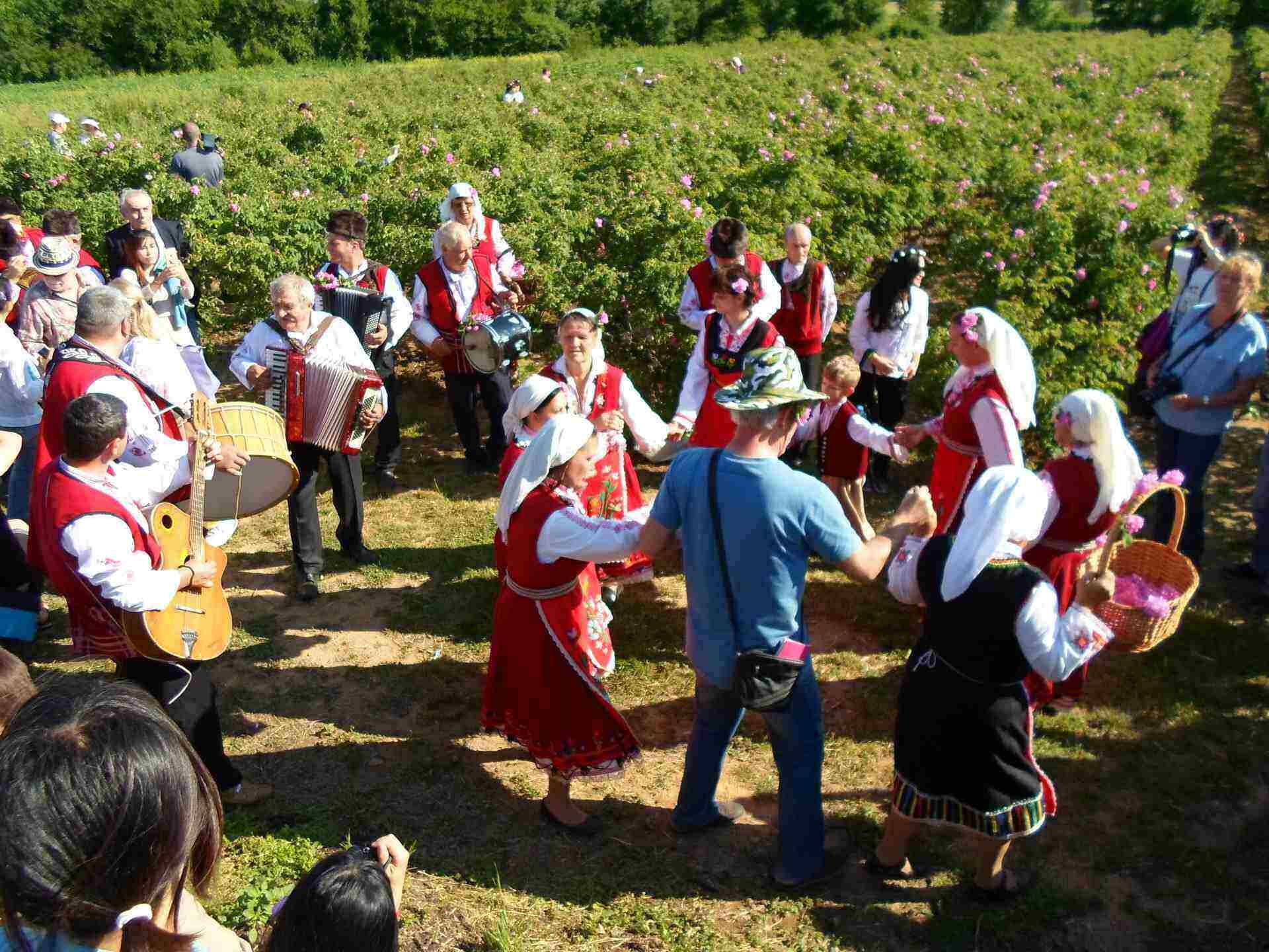 Розово