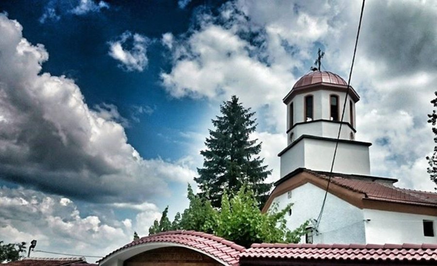 Църквата "Свети Йоан Богослов" - Овчарци