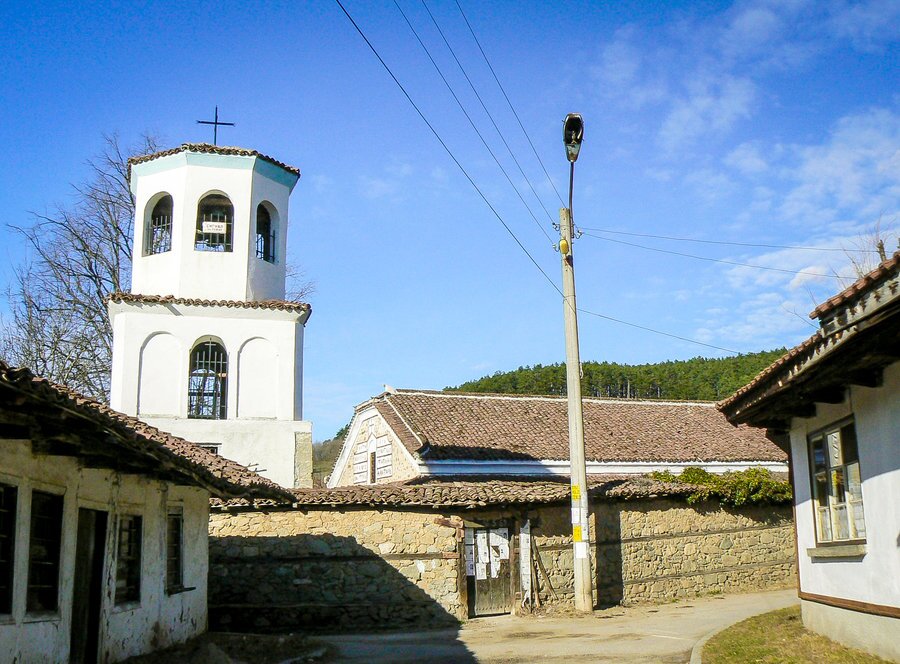Църква "Св. Троица" - Поибрене