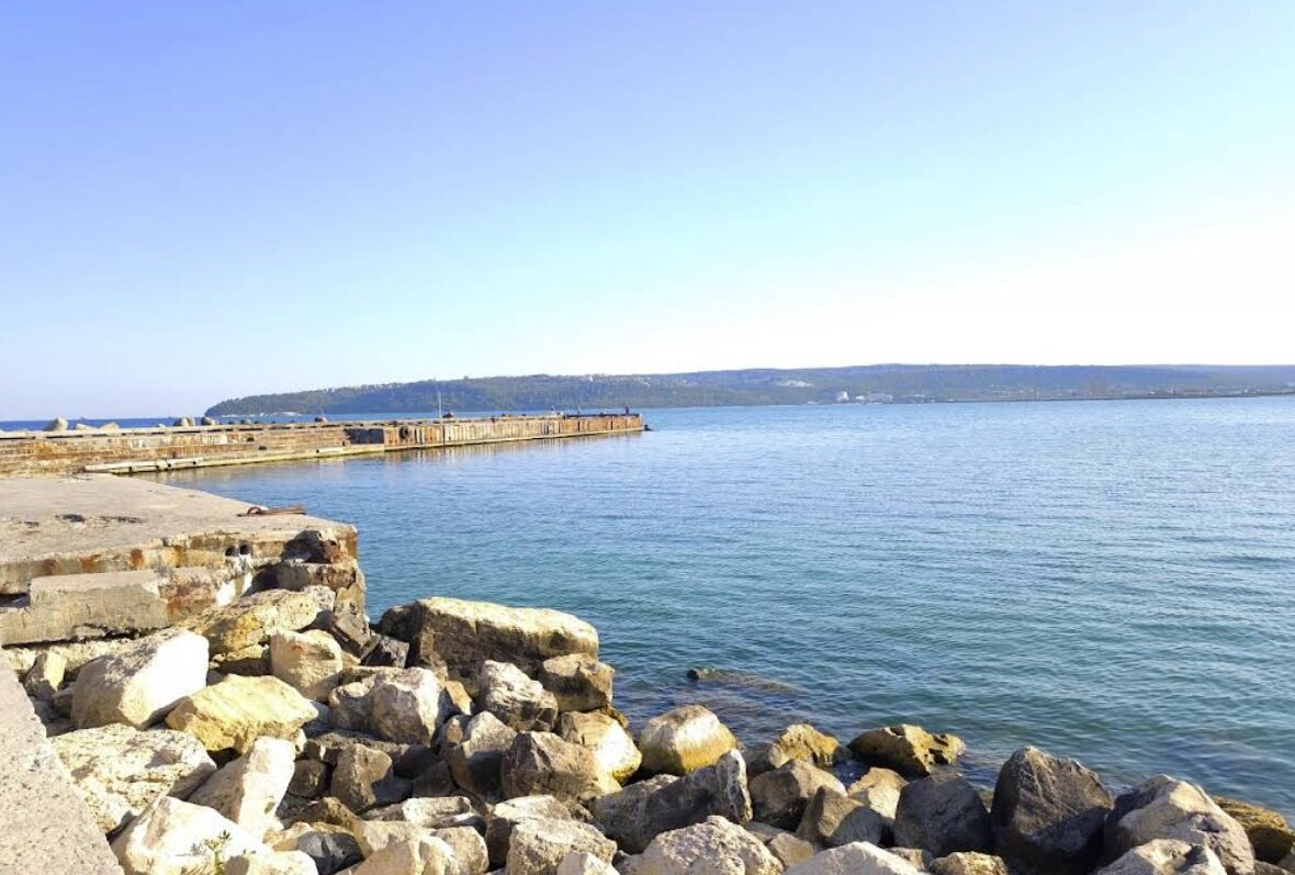 Първа буна (Варна)