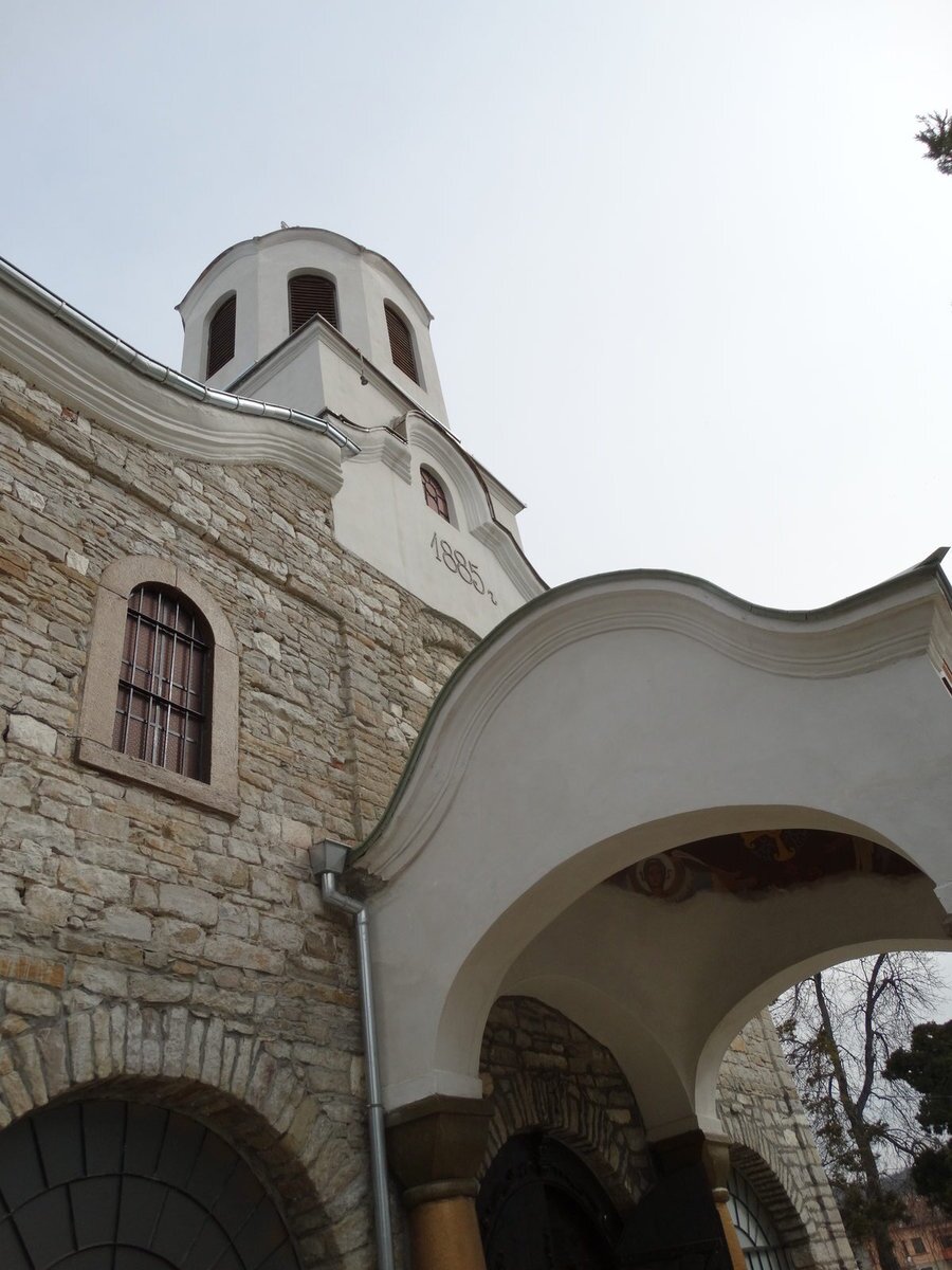 Храм "Свети Великомъченик Георги" - Луковит