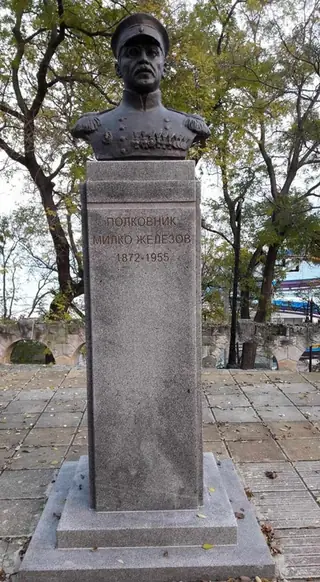 Паметник на полковник Милко Железов - Варна — Варна