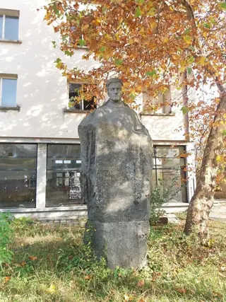 Паметник на Бойно Н. Джамбазов - с. Ловнидол — Ловнидол