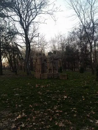 Паметник на Ямболските тъкачки - Ямбол — Ямбол