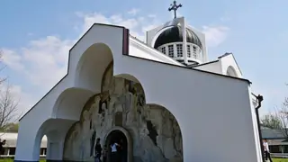 Храм-паметник "Св. Петка Българска" - Рупите — Рупите