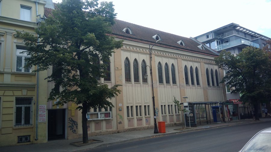 Католическа църква "Св. Архангел Михаил" - Варна