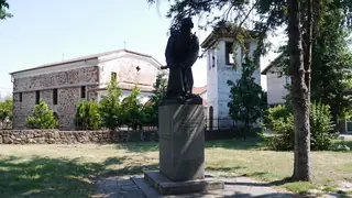 Паметник а загиналите Българи - с.Негован — Негован