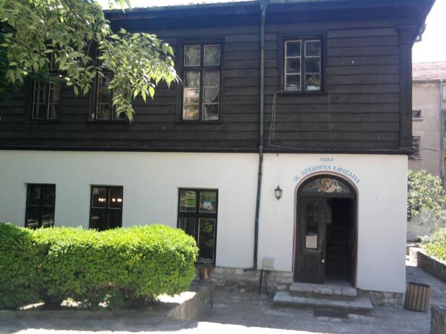 Църквата "Свети Архангел Михаил" - Варна