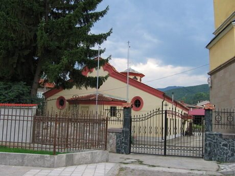 Църква "Св. Петка" - Пещера