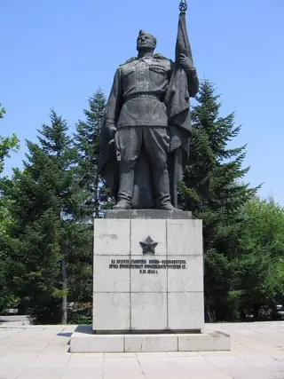 Паметник на съветския войн - Русе — Русе