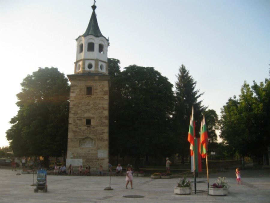 Паметник-камбанария - Бяла черква