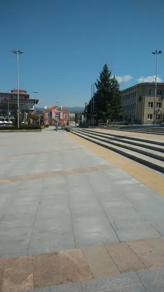 Площад "20-ти април" - Панагюрище — Панагюрище