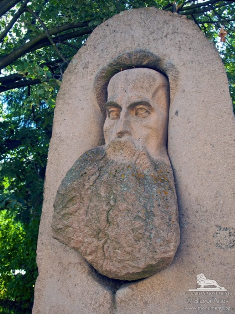 Паметник на Драган Манчов - Батак