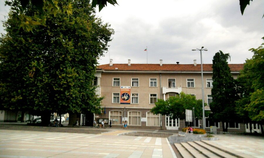 "Старият чинар" - Пещера