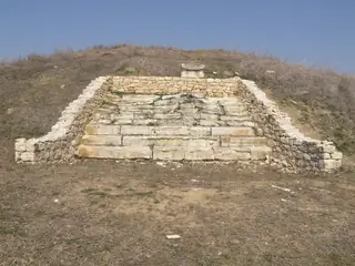 Голямата могила - Свирачи — Свирачи