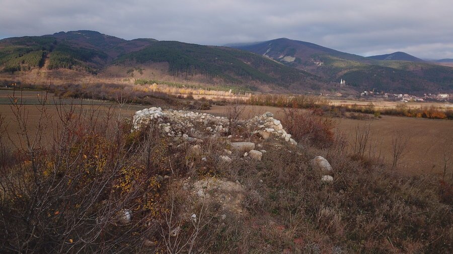 "Донкова могила"