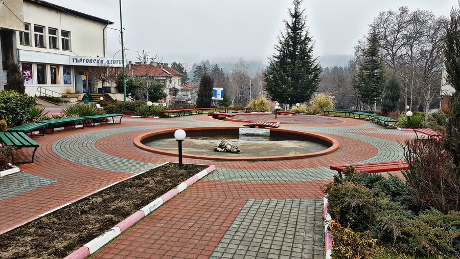 Централен площад - Стрелча