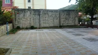 Паметна стена на загиналите в Априлското въстание - Голямо Белово — Голямо Белово