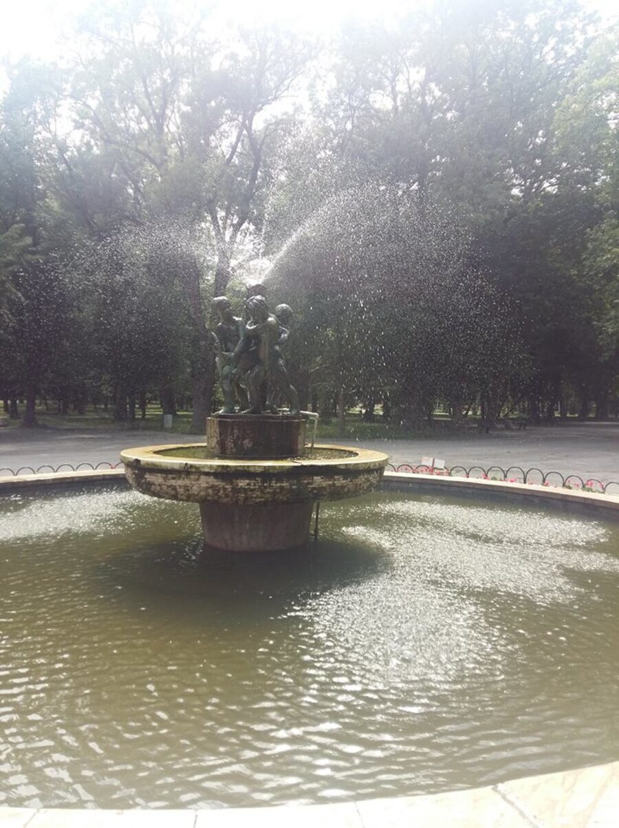 Фонтан в градския парк - Ямбол