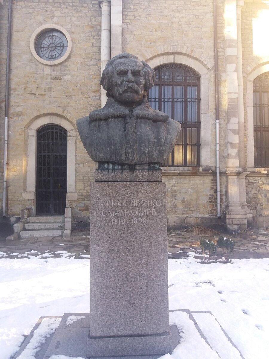 Паметник на даскал Цвятко Самарджиев - Габрово
